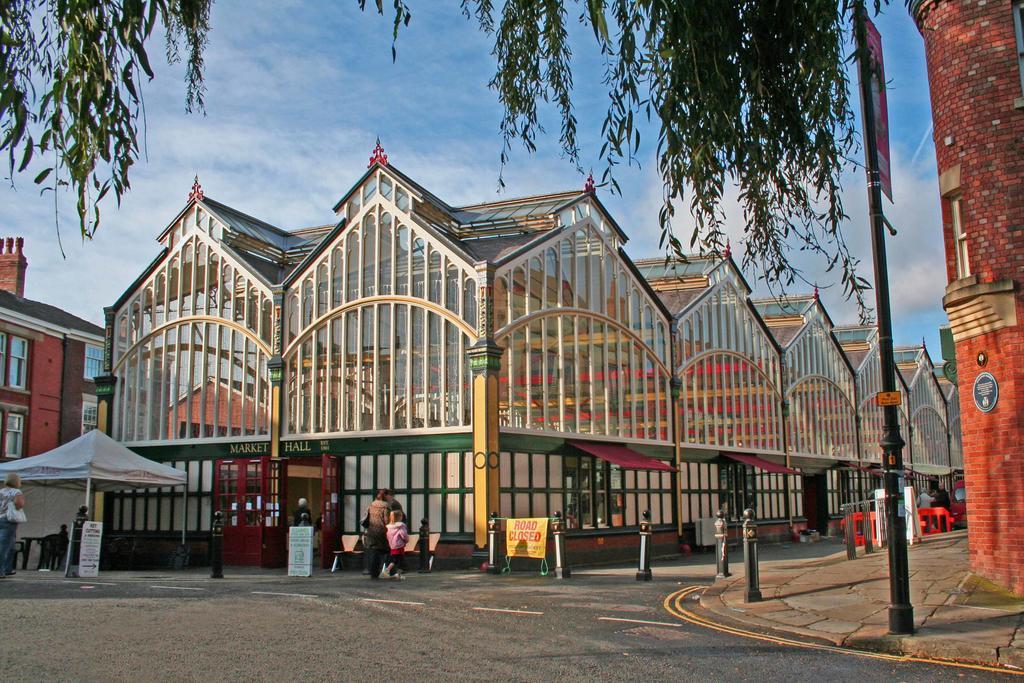 The Trafford Stockport Exterior foto